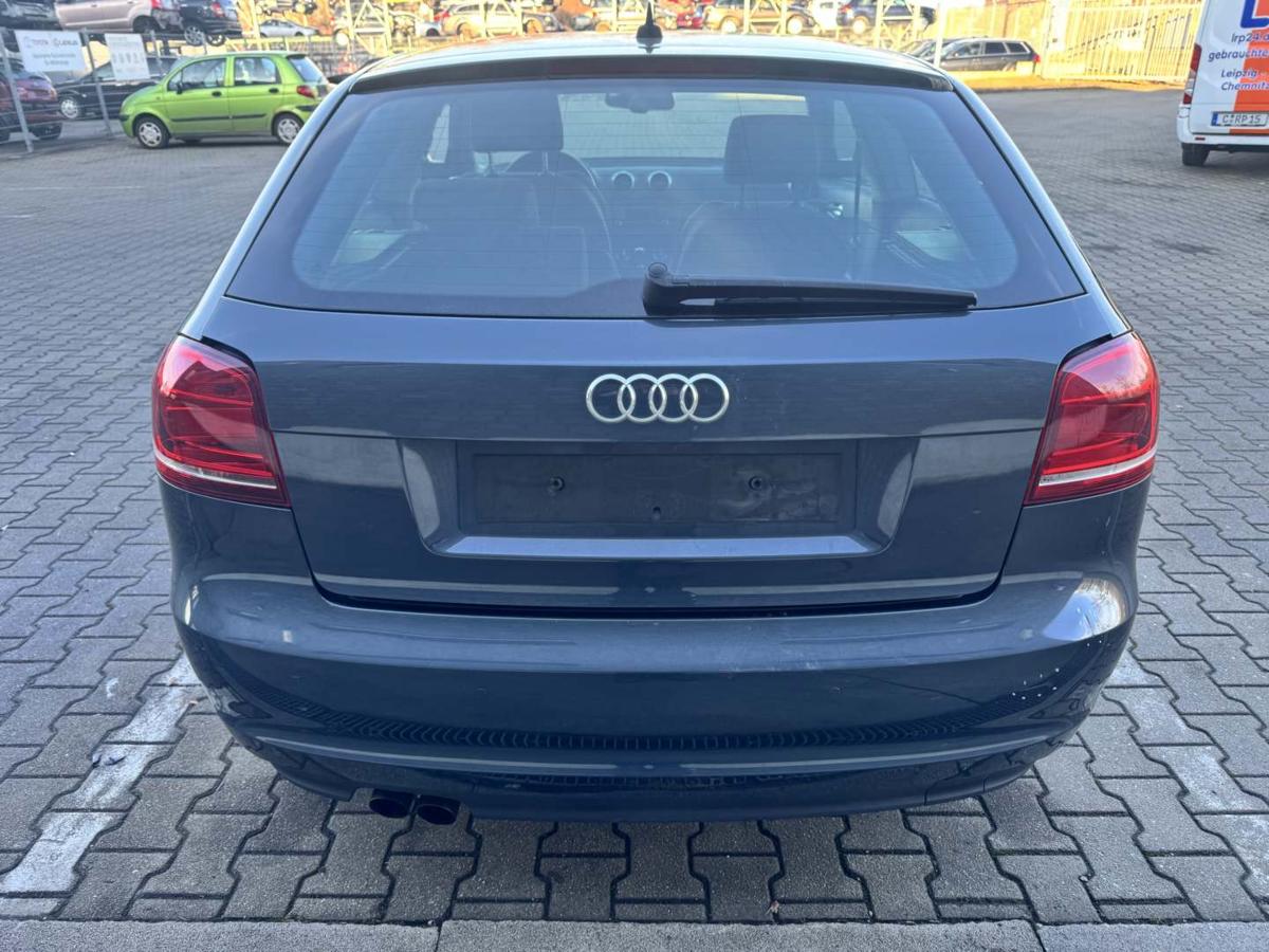 Audi A3 8P original Sto&szlig;stange Heckklappe mitt Heckscheibe LZ7H Meteorgrau 3-T&uuml;rer Bj.2011